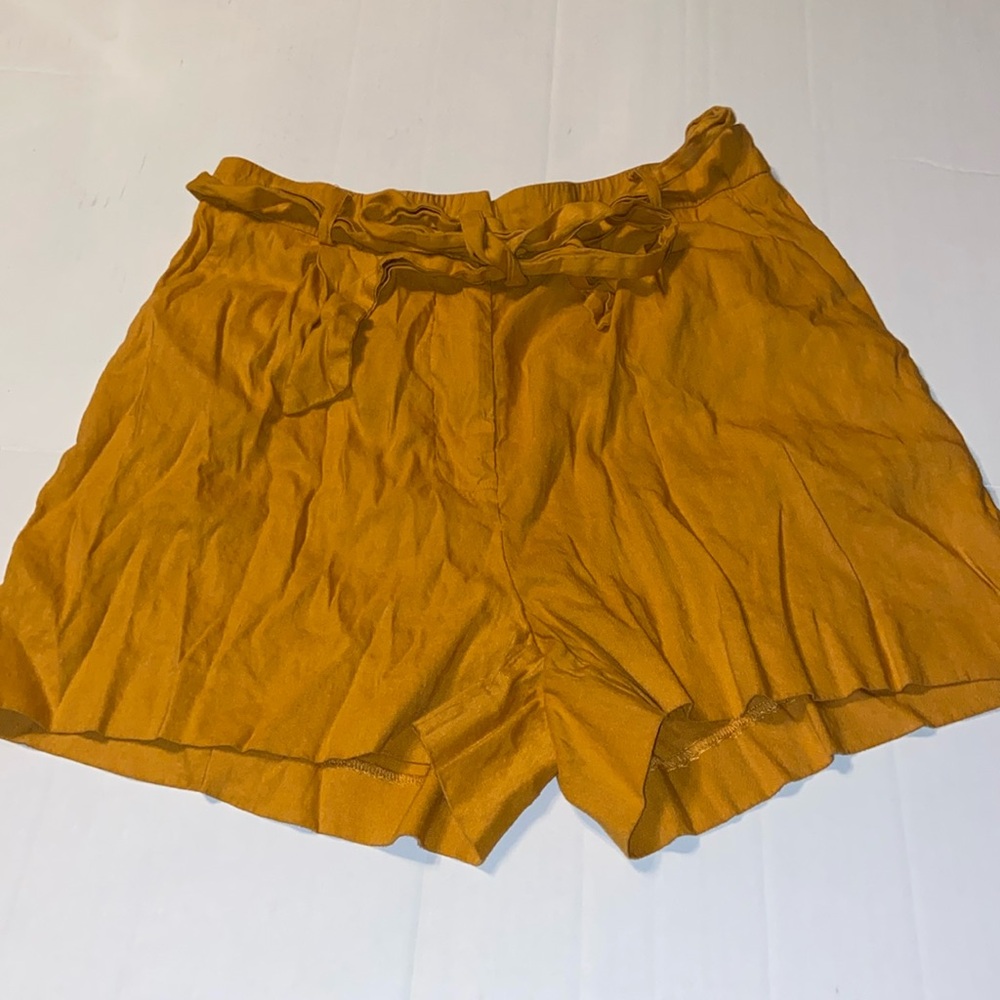Antonio Melani mustard colored linen shorts size 8.